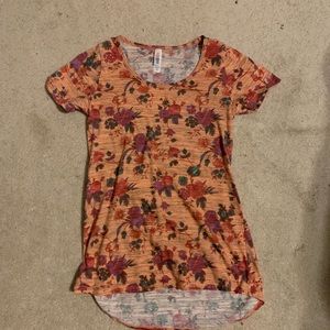 Super cute floral LuLaRoe Classic T
